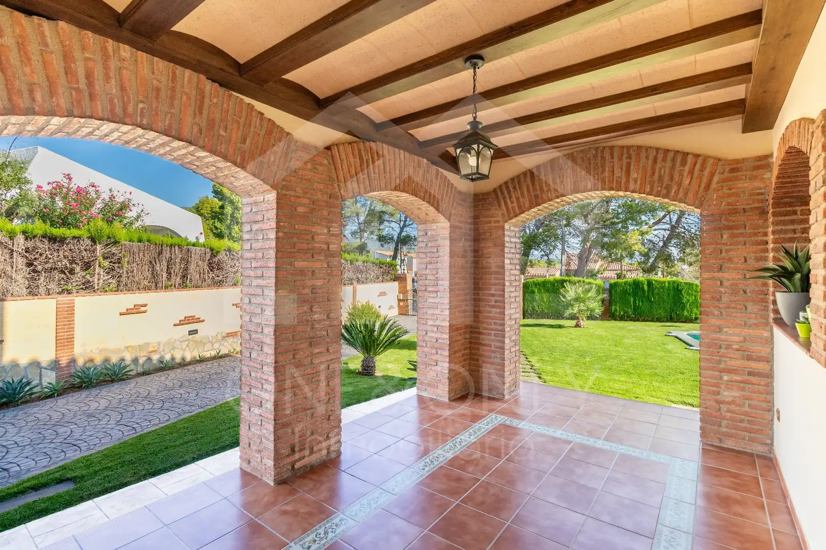Jardí de Casa o xalet en venda en Mont-roig del Camp amb Aire condicionat, Calefacció i Jardí privat