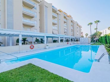 Pis amb piscina en venda a Playa de Granada