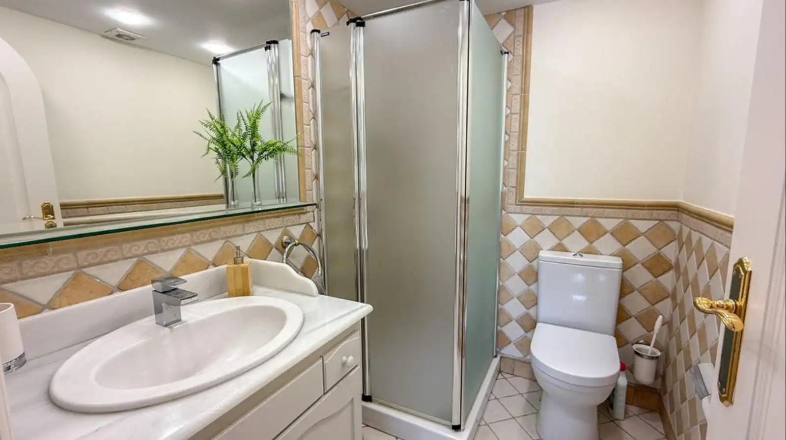 Bany de Àtic de lloguer en Marbella amb Aire condicionat, Terrassa i Piscina