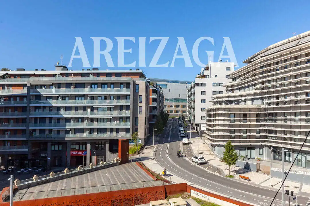Vista exterior de Apartament en venda en Donostia - San Sebastián  amb Calefacció, Terrassa i Traster