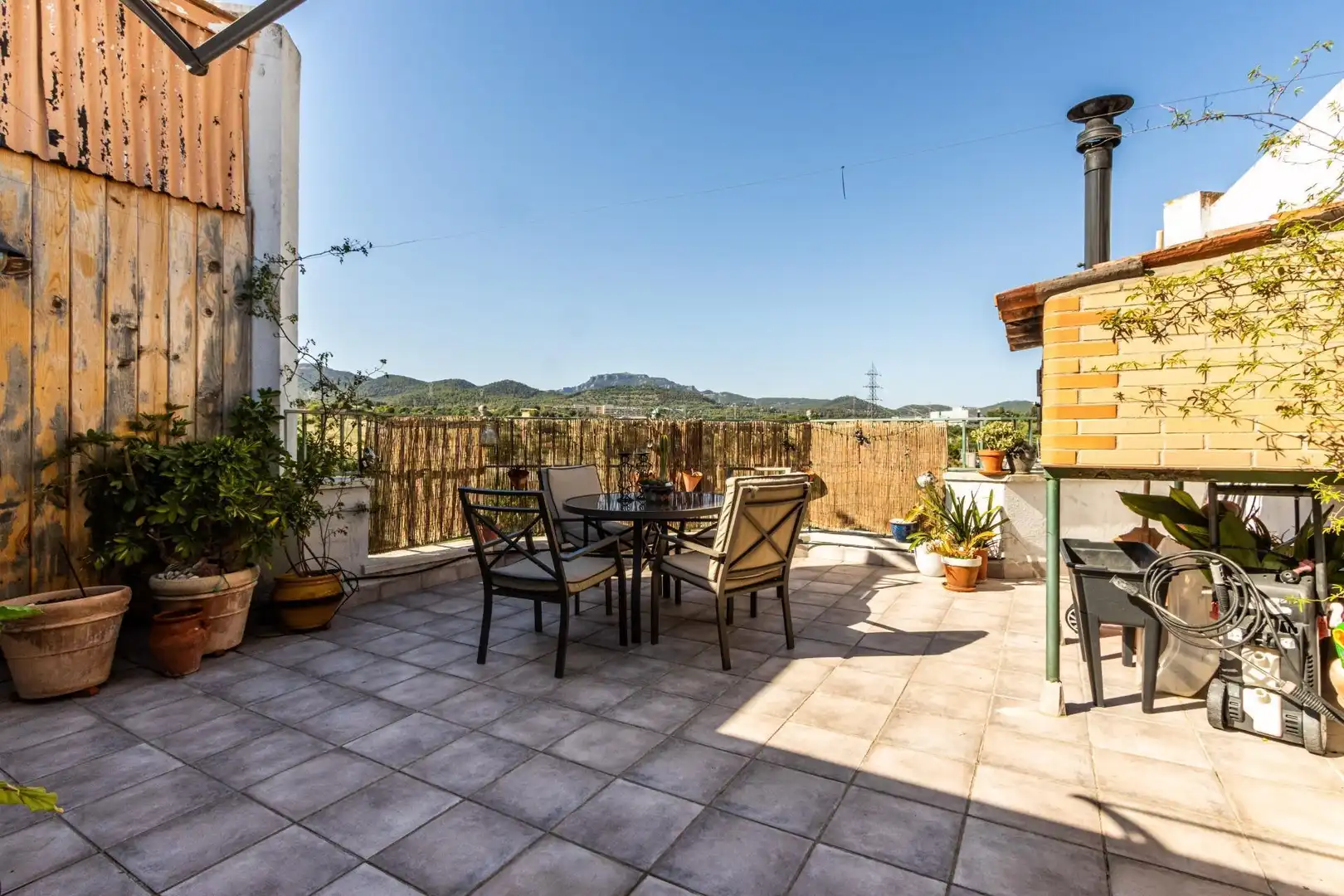 Terrasse von Einfamilien-Reihenhaus zum Verkauf in Terrassa mit Heizung und Terrasse