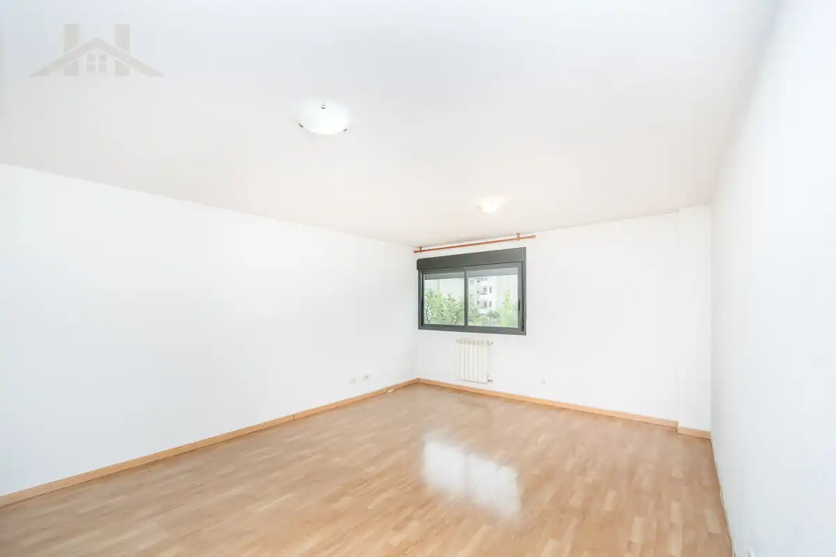 Living room of Flat for sale in El Escorial  with Heating, Parquet flooring and Storage room