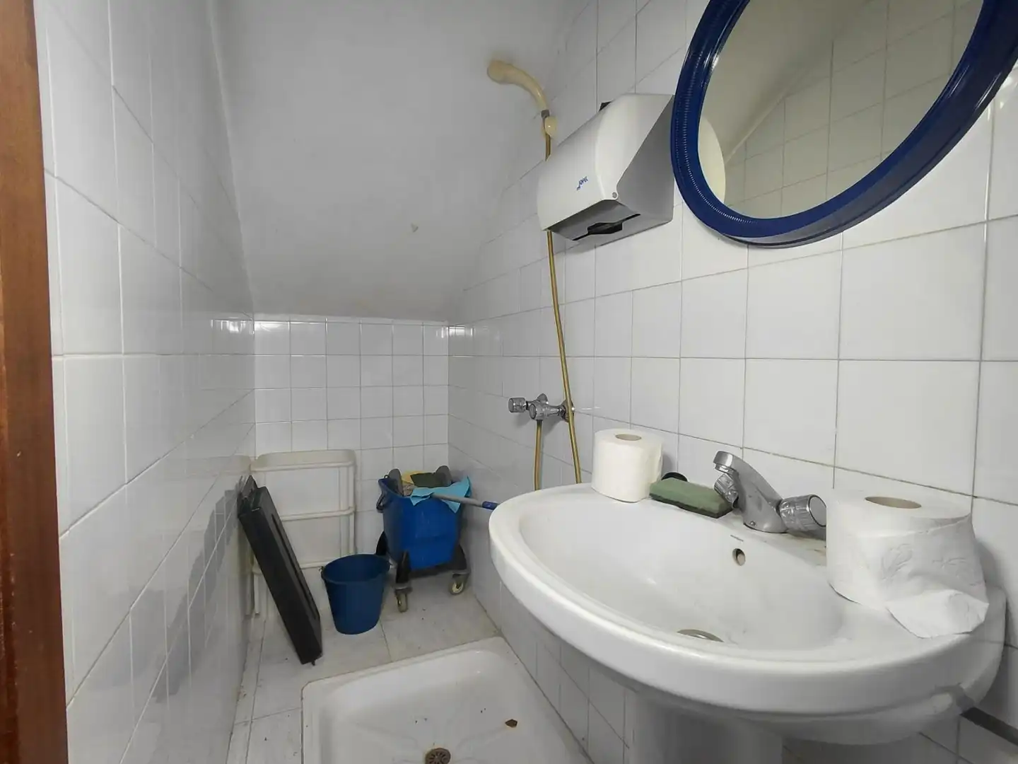 Badezimmer von Geschaftsraum zur Miete in Vilagarcía de Arousa mit Möbliert