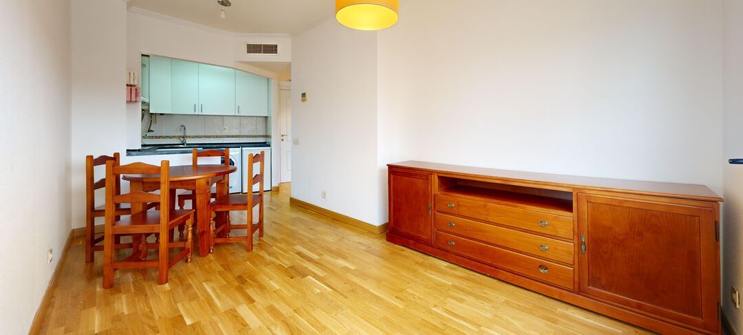 Comedor de Piso de alquiler en  Madrid Capital con Aire acondicionado, Calefacción y Jardín privado