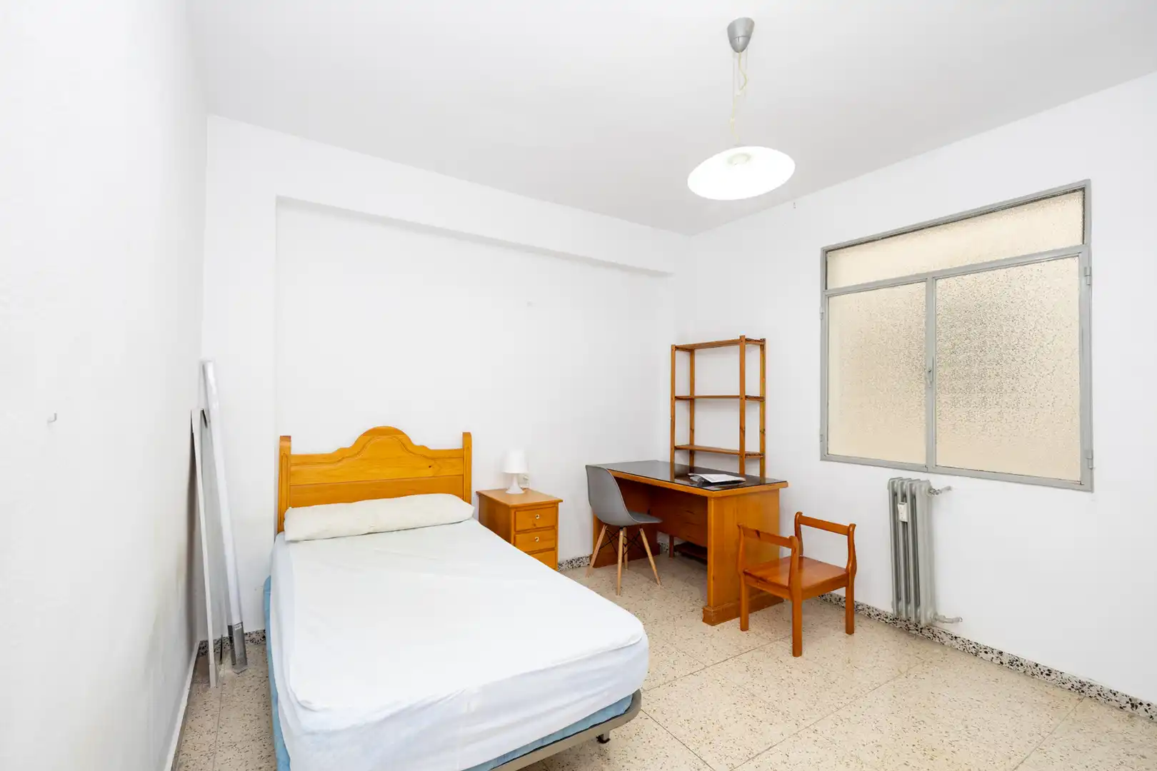Bedroom of Flat for rent in Granada  with Heating, Furnished and Washing machine