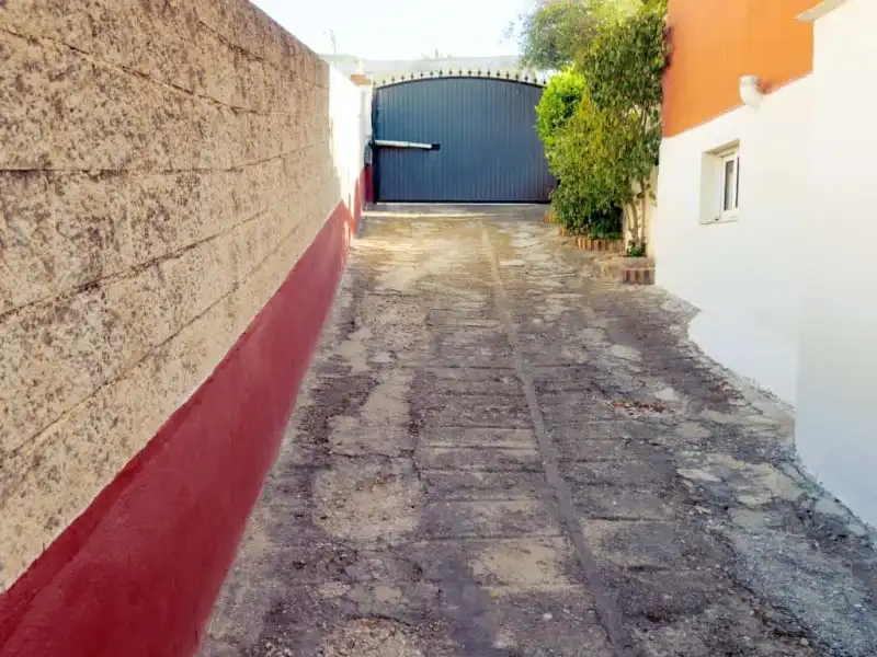 Vista exterior de Casa o xalet en venda en Alhaurín de la Torre amb Piscina