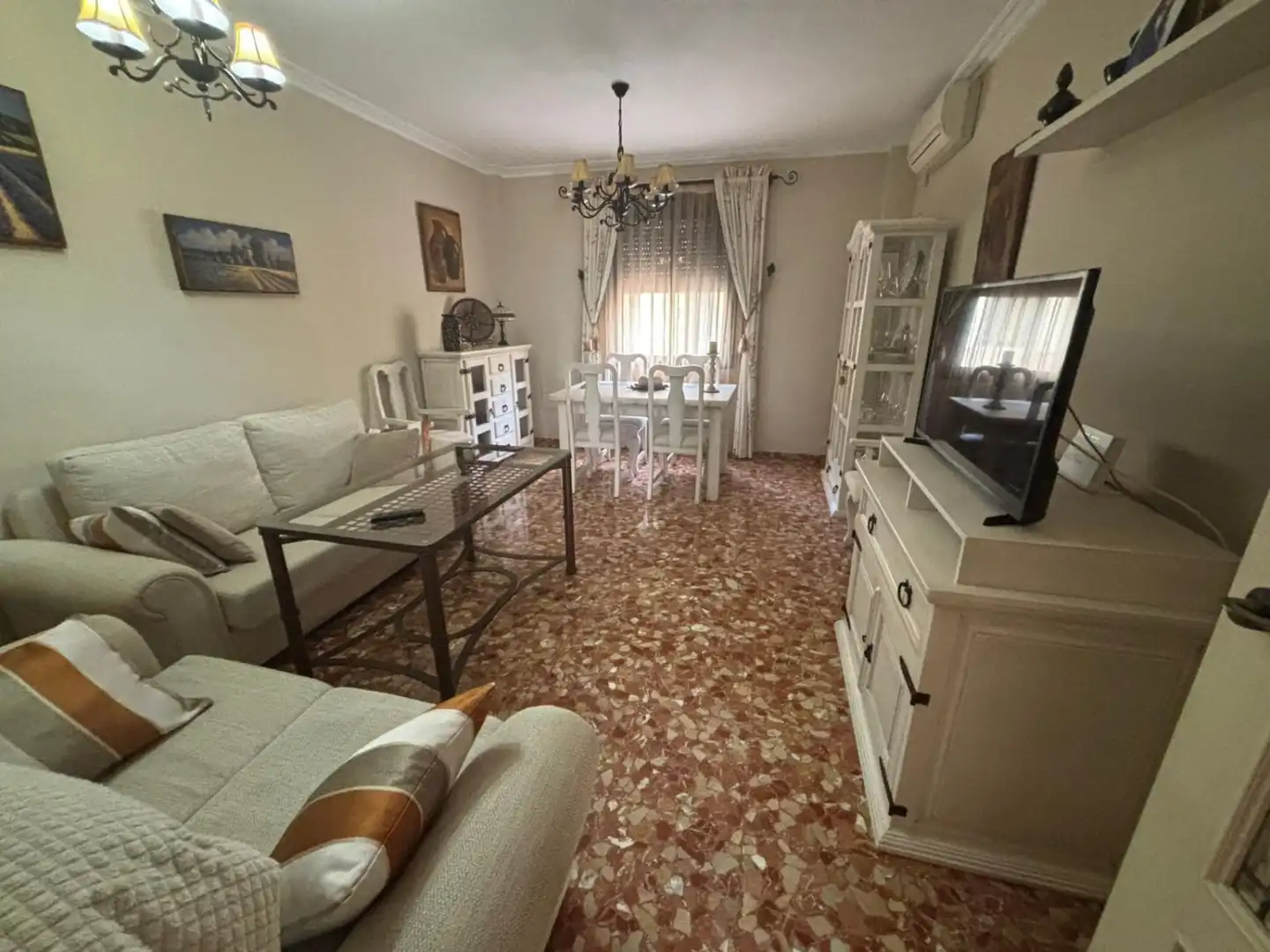 Sala d'estar de Casa o xalet en venda en Alcalá de Guadaira amb Terrassa
