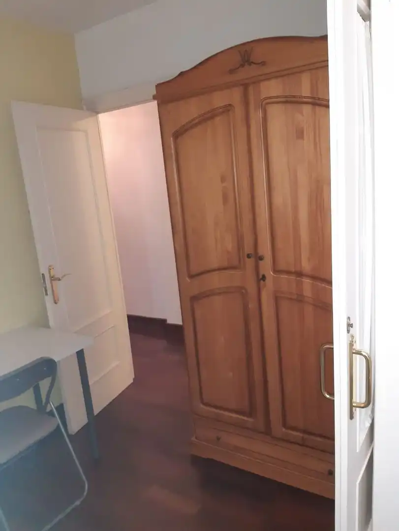 Habitación de Piso de alquiler en Sevilla con Aire acondicionado, Amueblado y Horno