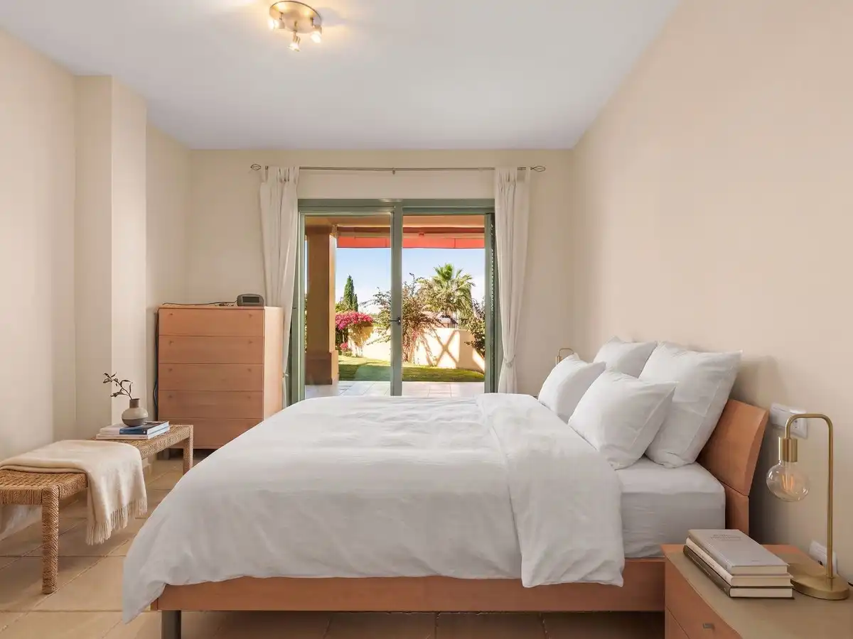 Bedroom of Ground floor for sale in Benahavís  with Air Conditioner, Private garden and Terrace