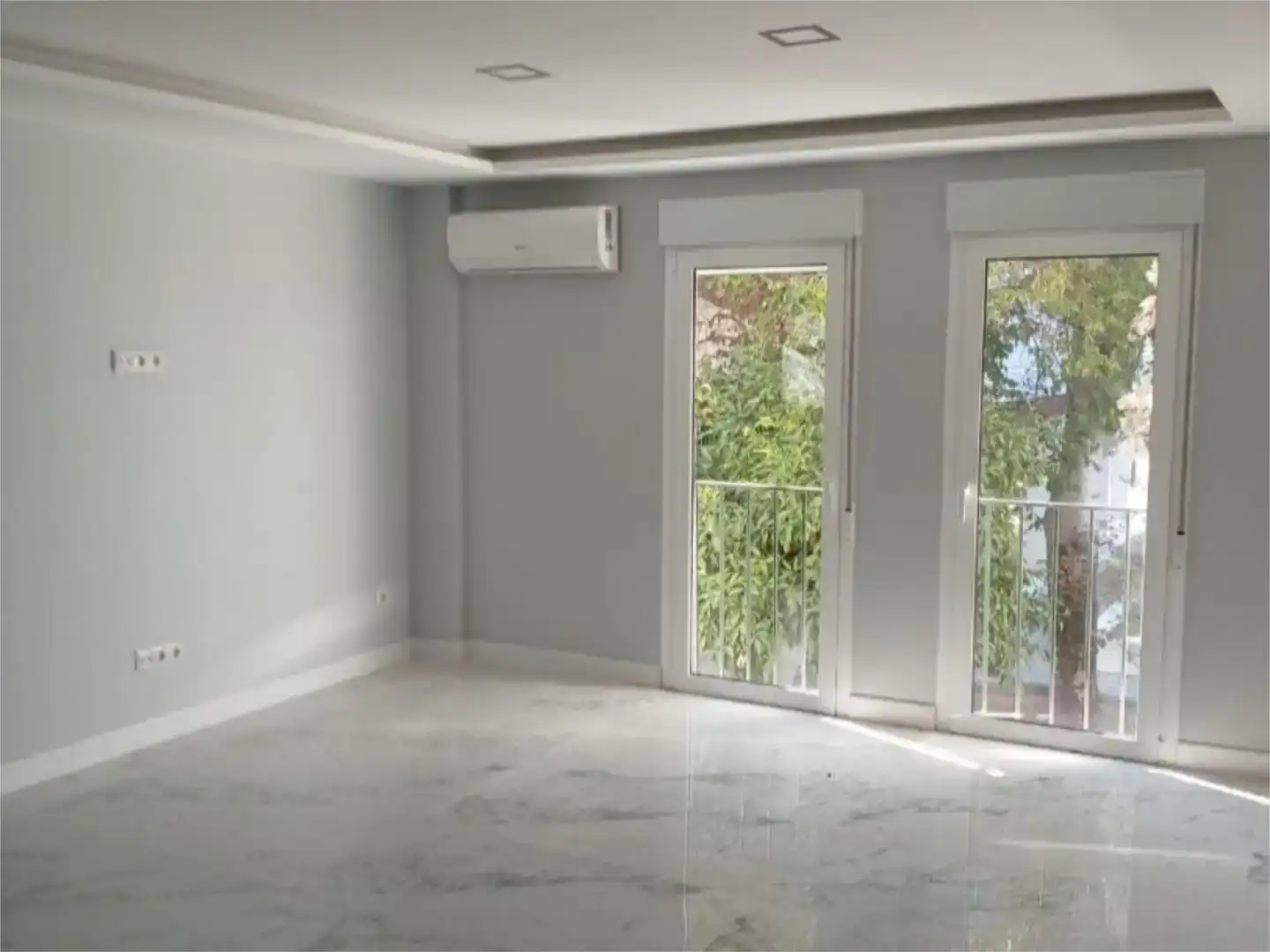 Sala d'estar de Pis en venda en Lucena amb Aire condicionat i Balcó