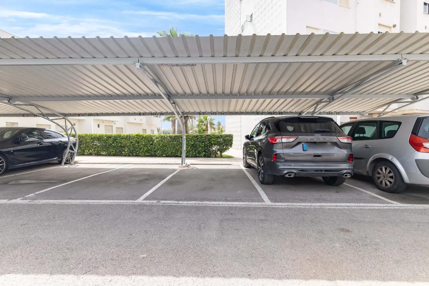 Parking de Apartamento en venta en Valencia con Jardín privado y Piscina comunitaria