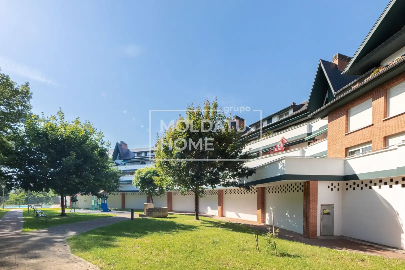 Vista exterior de Dúplex en venta en Abanto y Ciérvana-Abanto Zierbena con Calefacción, Terraza y Trastero
