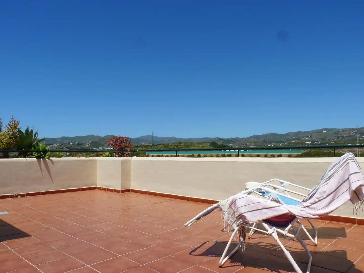 Terrasse von Maisonette zum Verkauf in Vélez-Málaga mit Klimaanlage, Heizung und Privatgarten