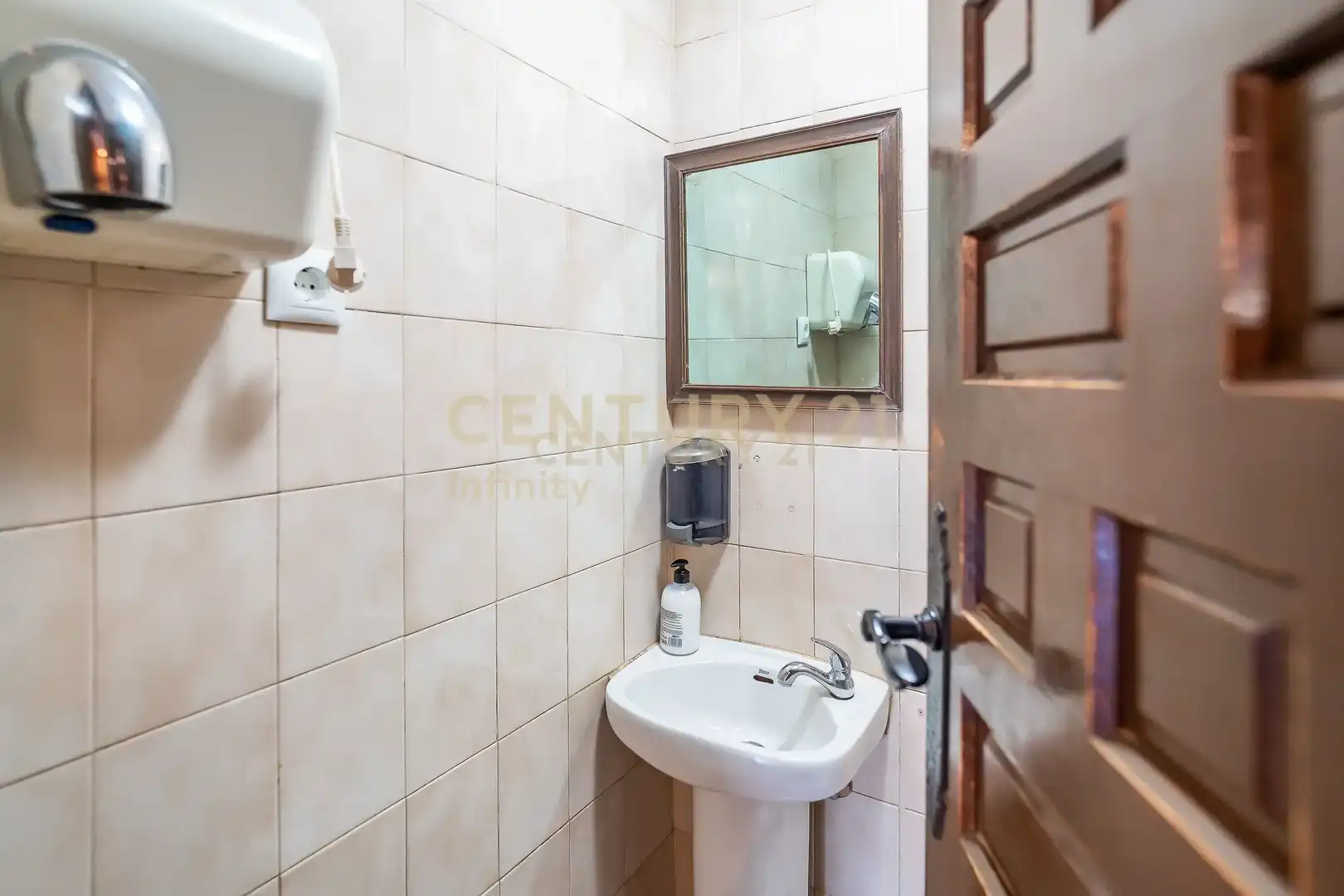 Badezimmer von Geschaftsraum zum Verkauf in Mijas