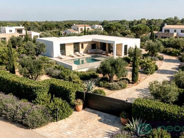 House with pool for sale in N/A