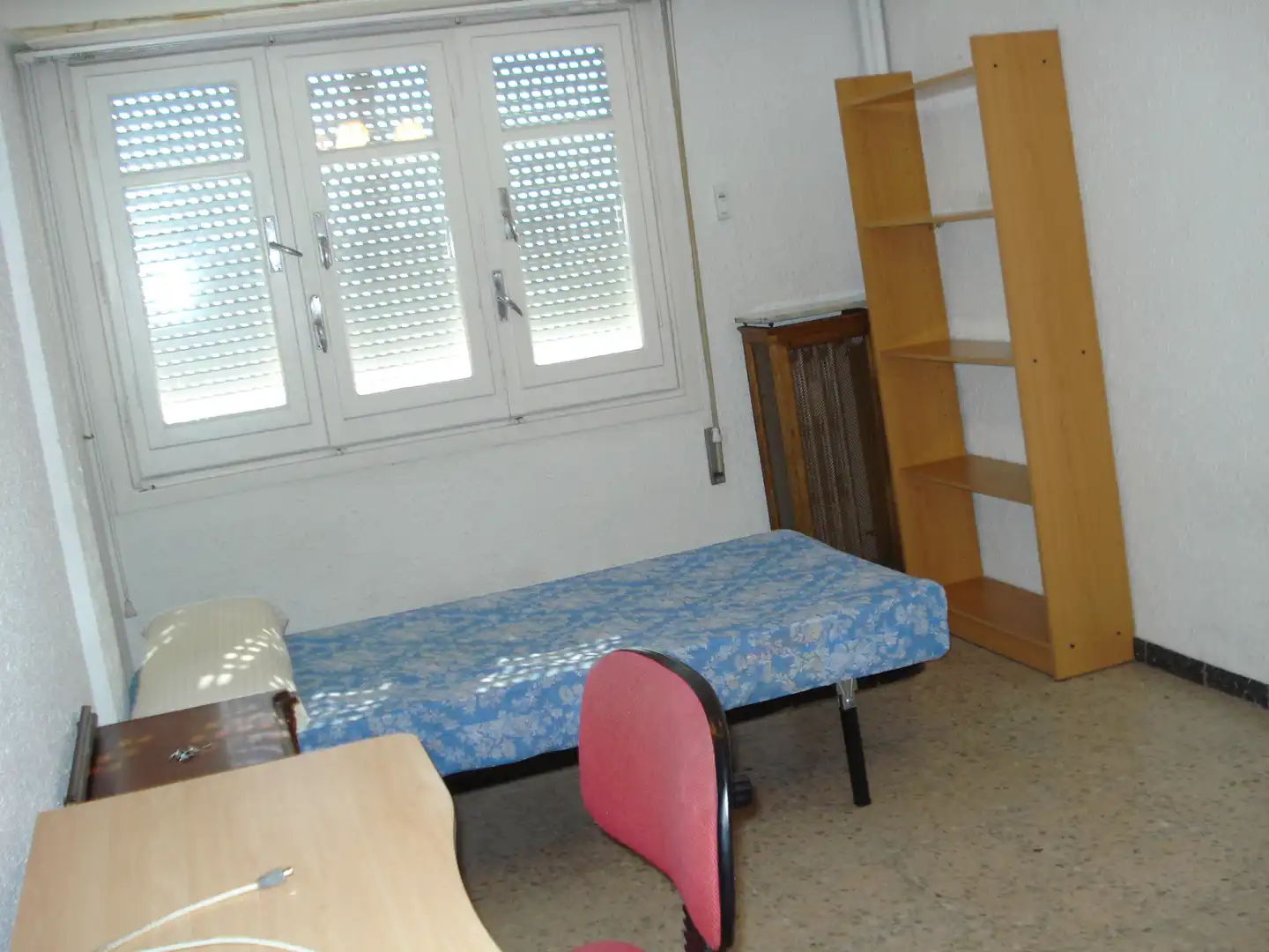 Habitación de Piso de alquiler en Zaragoza con Calefacción, Parquet y Amueblado