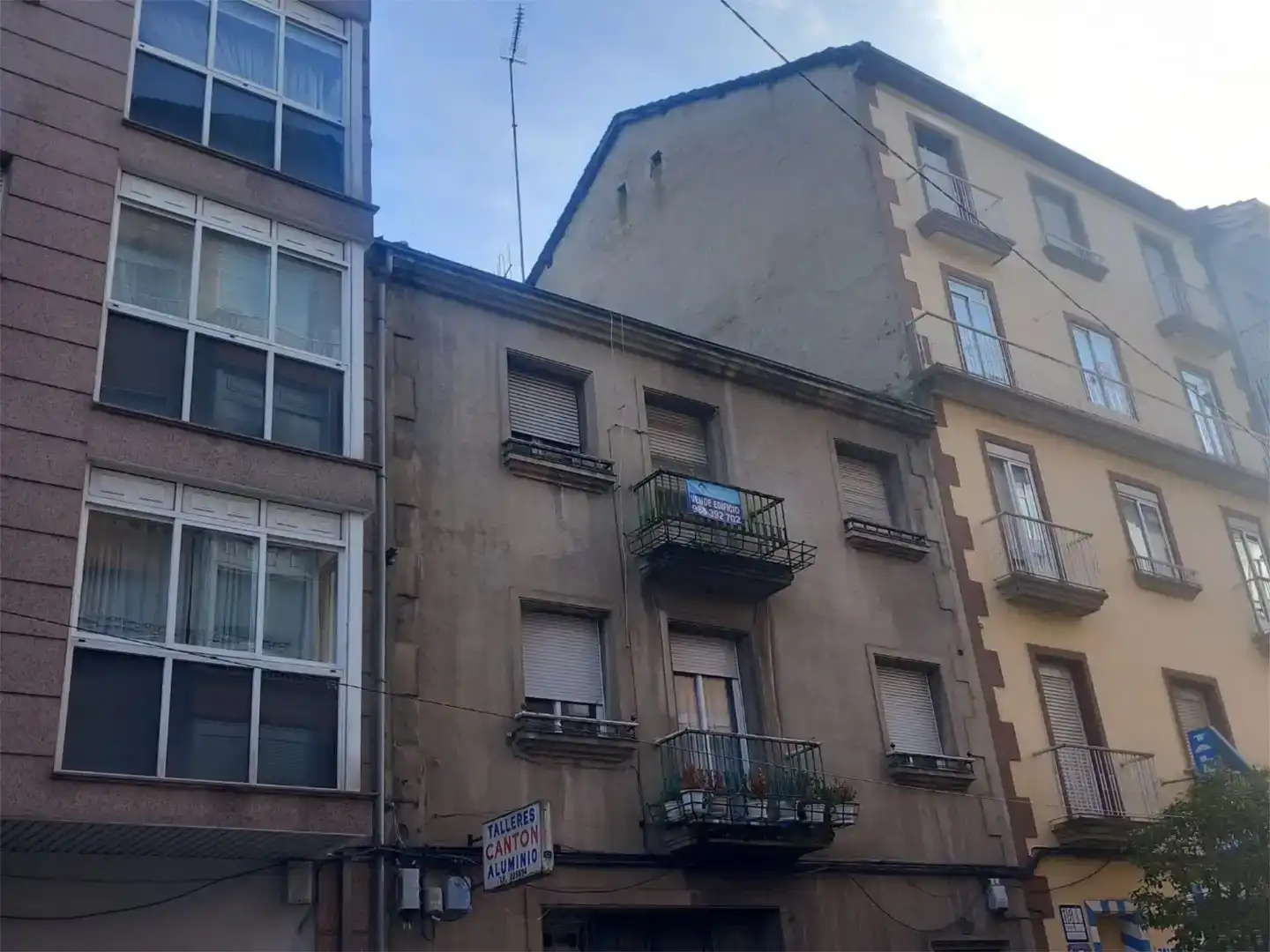 Vista exterior de Casa o xalet en venda en Ourense Capital  amb Balcó