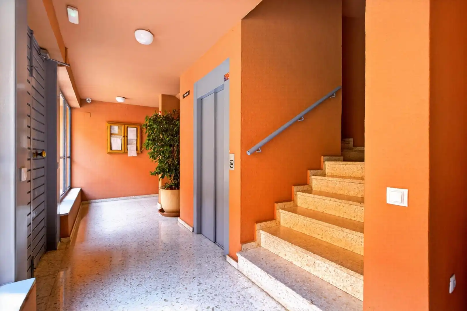 Piso en venta en Sevilla con Aire acondicionado, Terraza y Piscina comunitaria