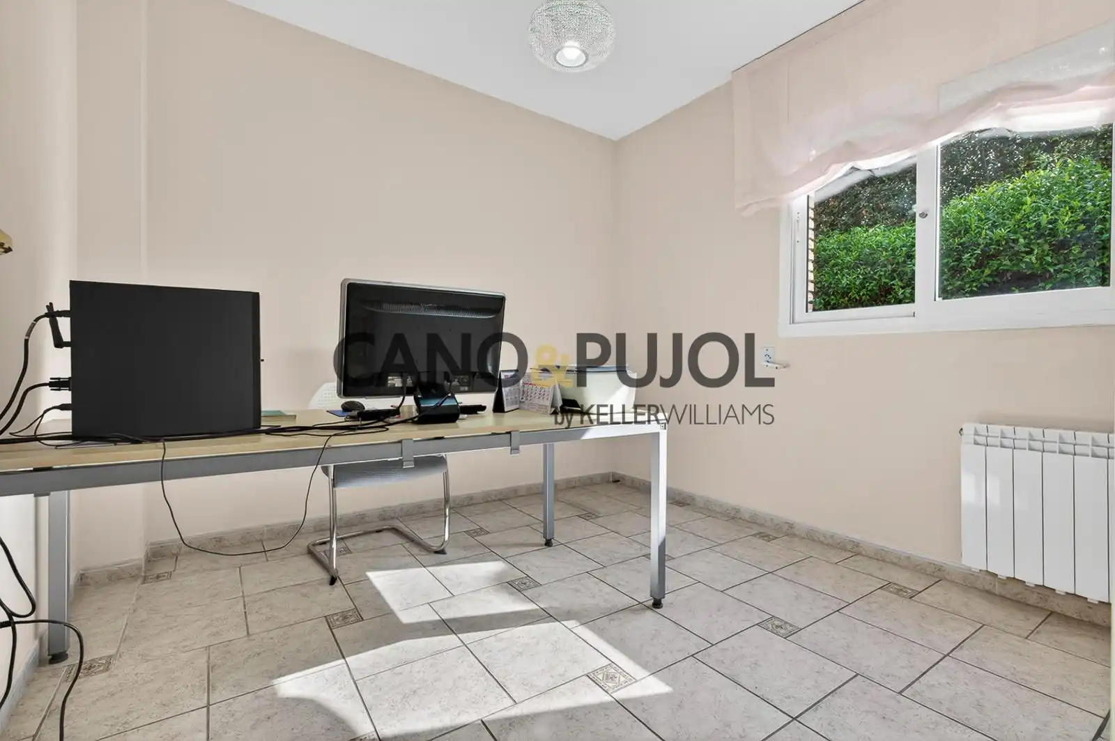 Sala d'estar de Casa o xalet en venda en Sant Cugat del Vallès amb Aire condicionat, Calefacció i Terrassa