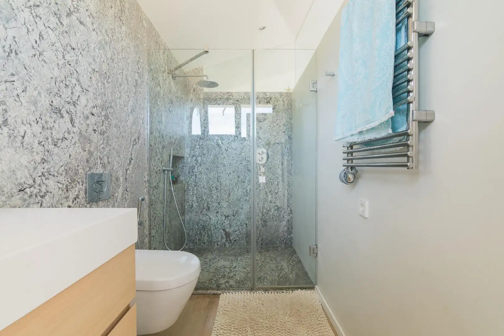 Badezimmer von Haus oder Chalet zum Verkauf in Elche / Elx mit Klimaanlage, Heizung und Privatgarten