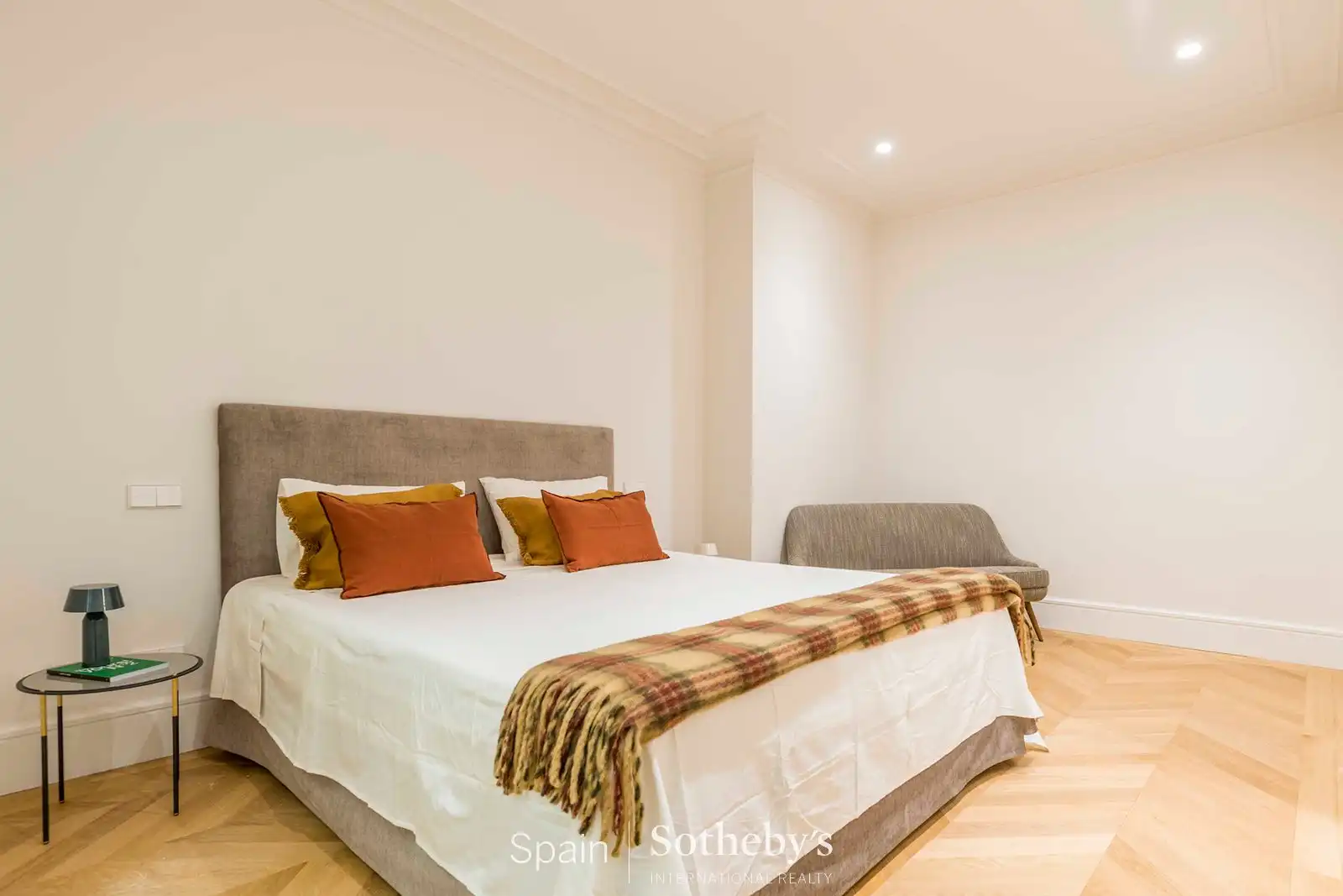Habitación de Apartamento en venta en Madrid con Aire acondicionado, Calefacción y Trastero