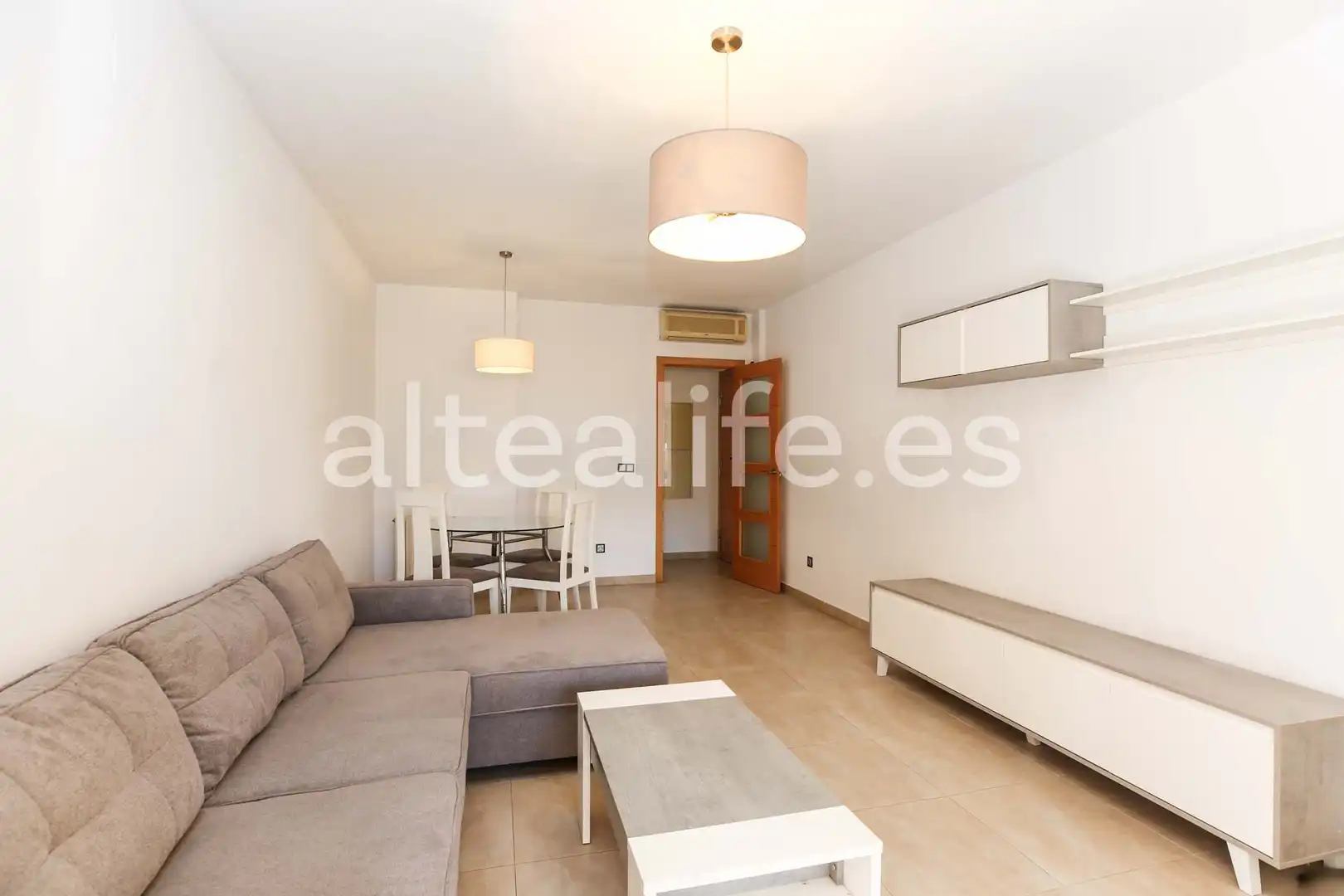 Sala de estar de Apartamento de alquiler en L'Alfàs del Pi con Aire acondicionado, Terraza y Trastero