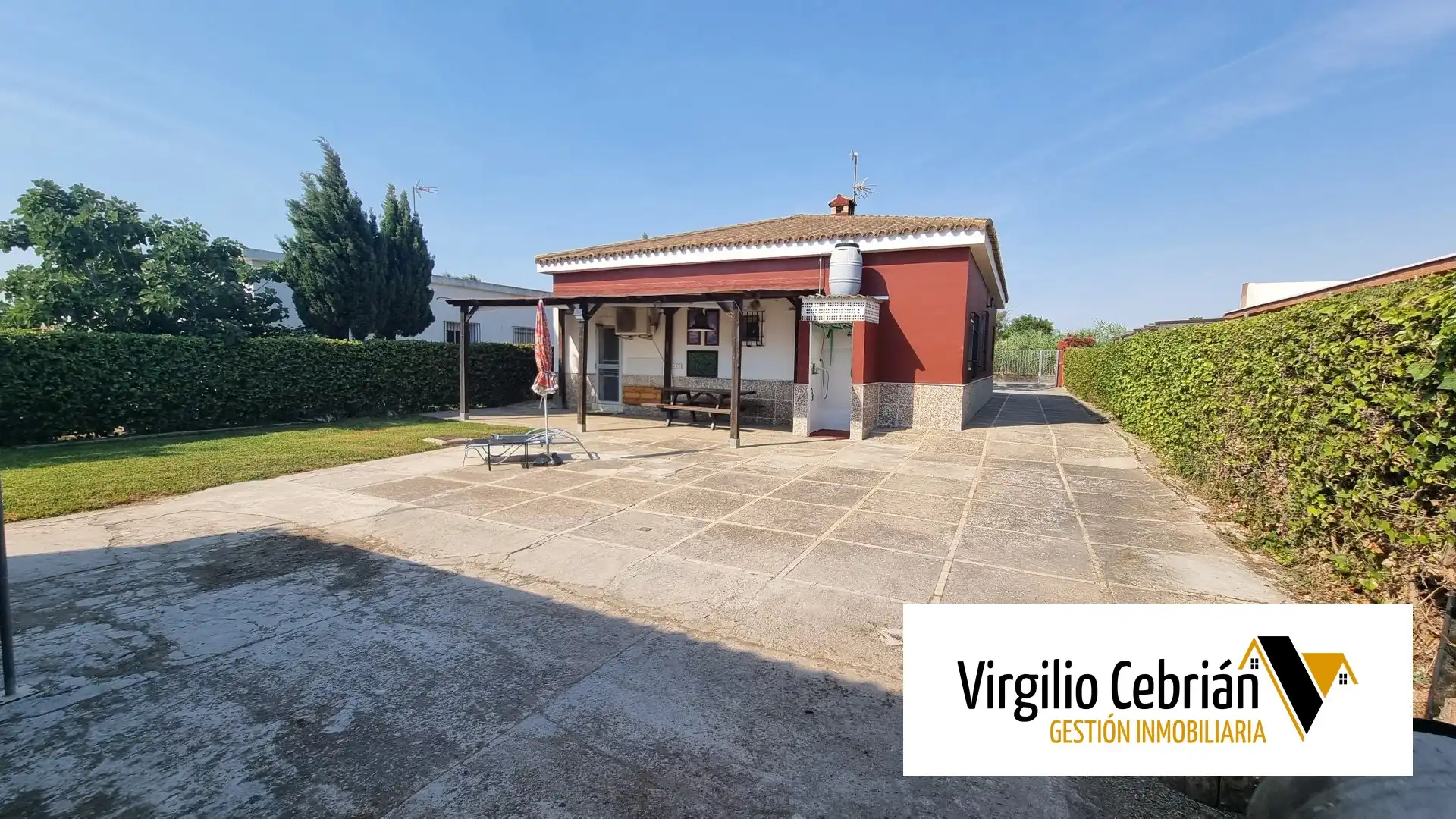 Exterior view of Country homes for sale in Chipiona  with Air Conditioner, Private garden and Storage room