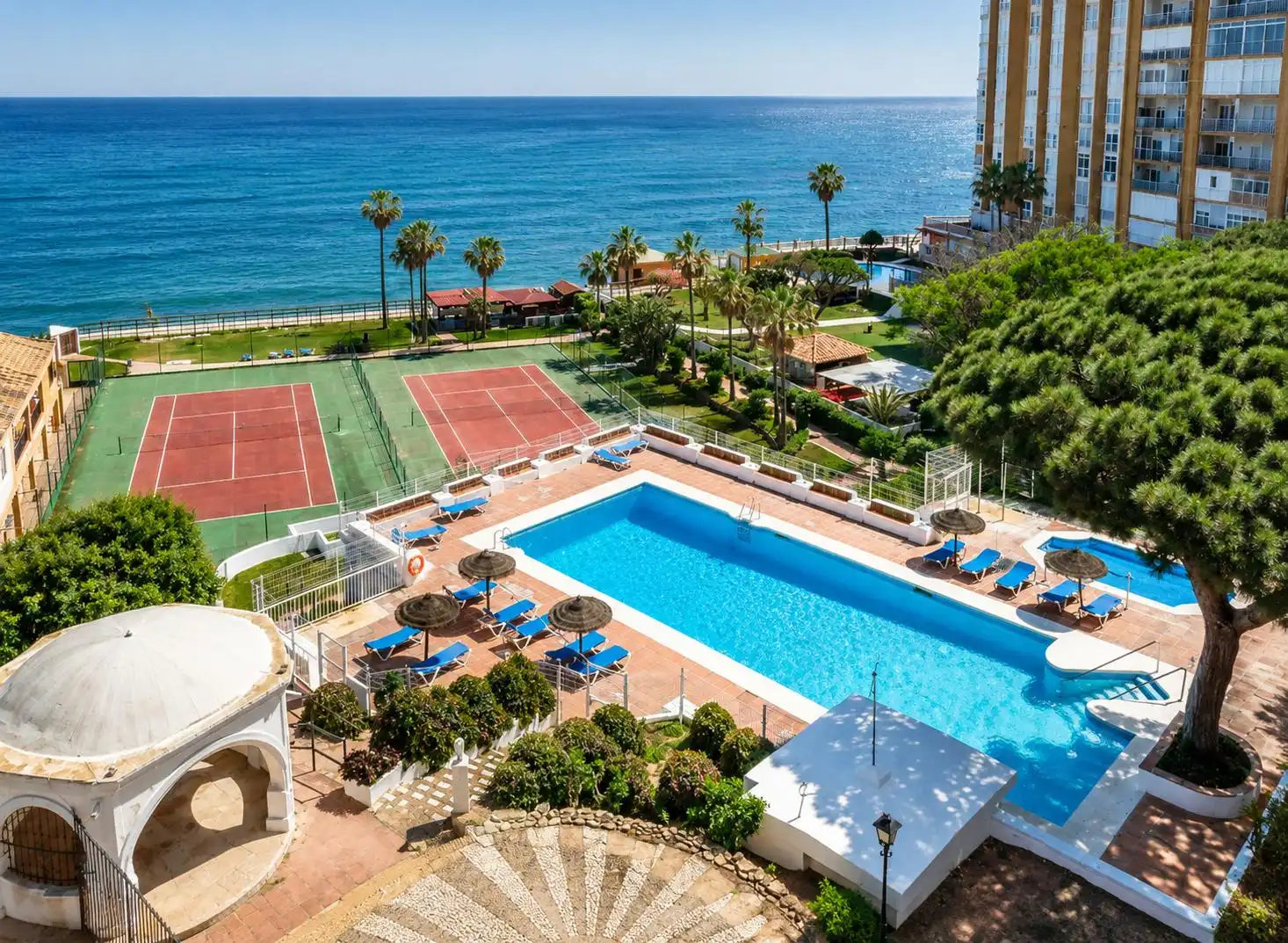 Schwimmbecken von Wohnung zum Verkauf in Mijas mit Klimaanlage, Möbliert und Waschmaschine