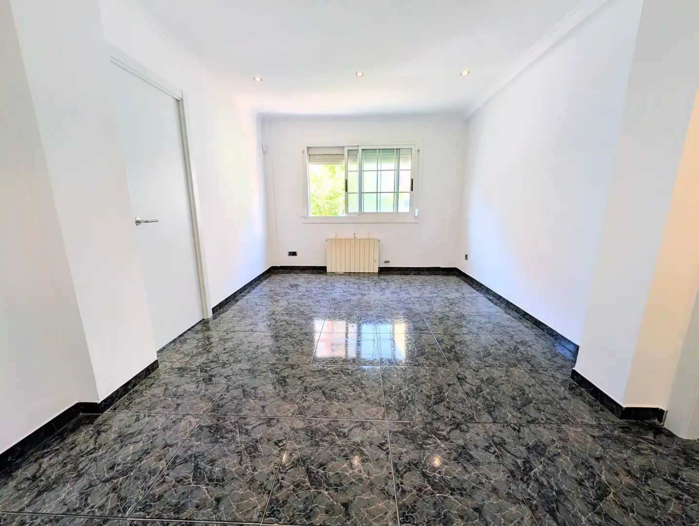 Piso en venta en Badalona con Aire acondicionado, Calefacción y Horno