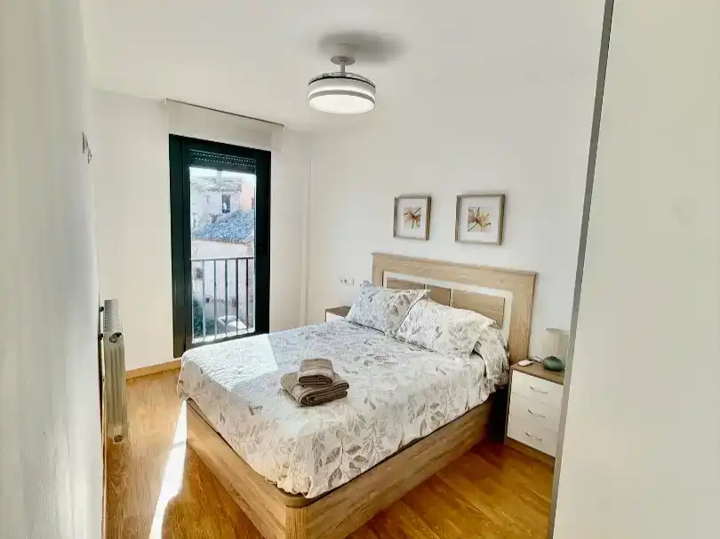 Schlafzimmer von Wohnung zur Miete in Pedrola mit Parkett, Möbliert und Balkon