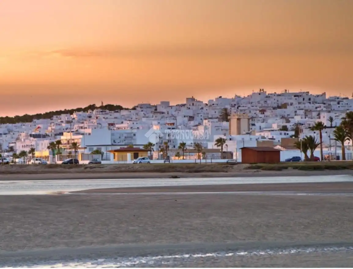 Casa adosada en venta en Conil