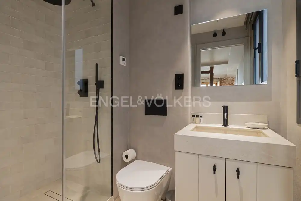 Baño de Piso de alquiler en Madrid con Aire acondicionado, Calefacción y Amueblado