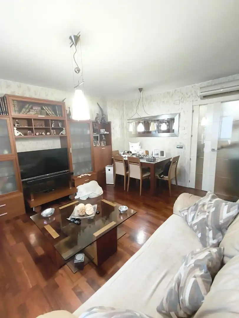 Living room of Flat for sale in Madrid  with Air Conditioner, Heating and Storage room