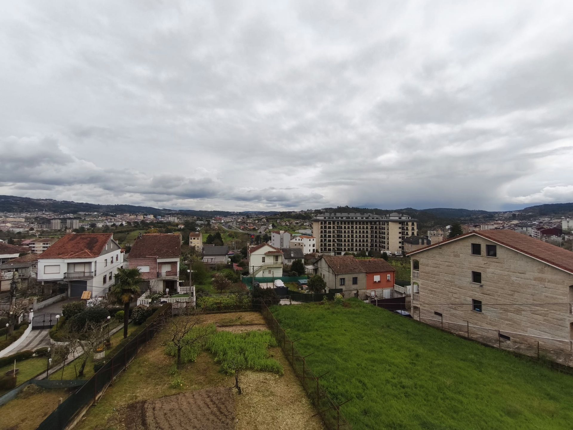 Casa o chalet en venta en Ourense Capital  con Calefacción, Jardín privado y Parquet