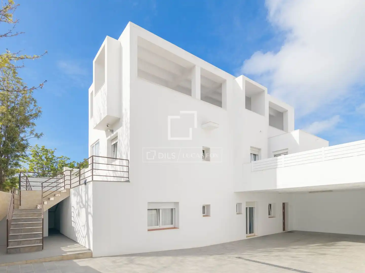 Vista exterior de Casa o xalet en venda en Benalmádena amb Aire condicionat, Calefacció i Jardí privat