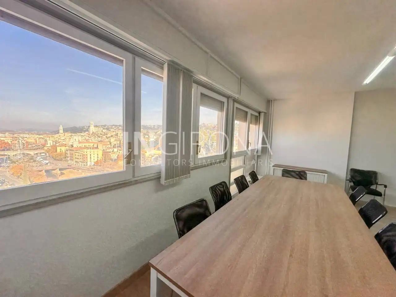 Office for sale in Girona  with Air Conditioner and Heating