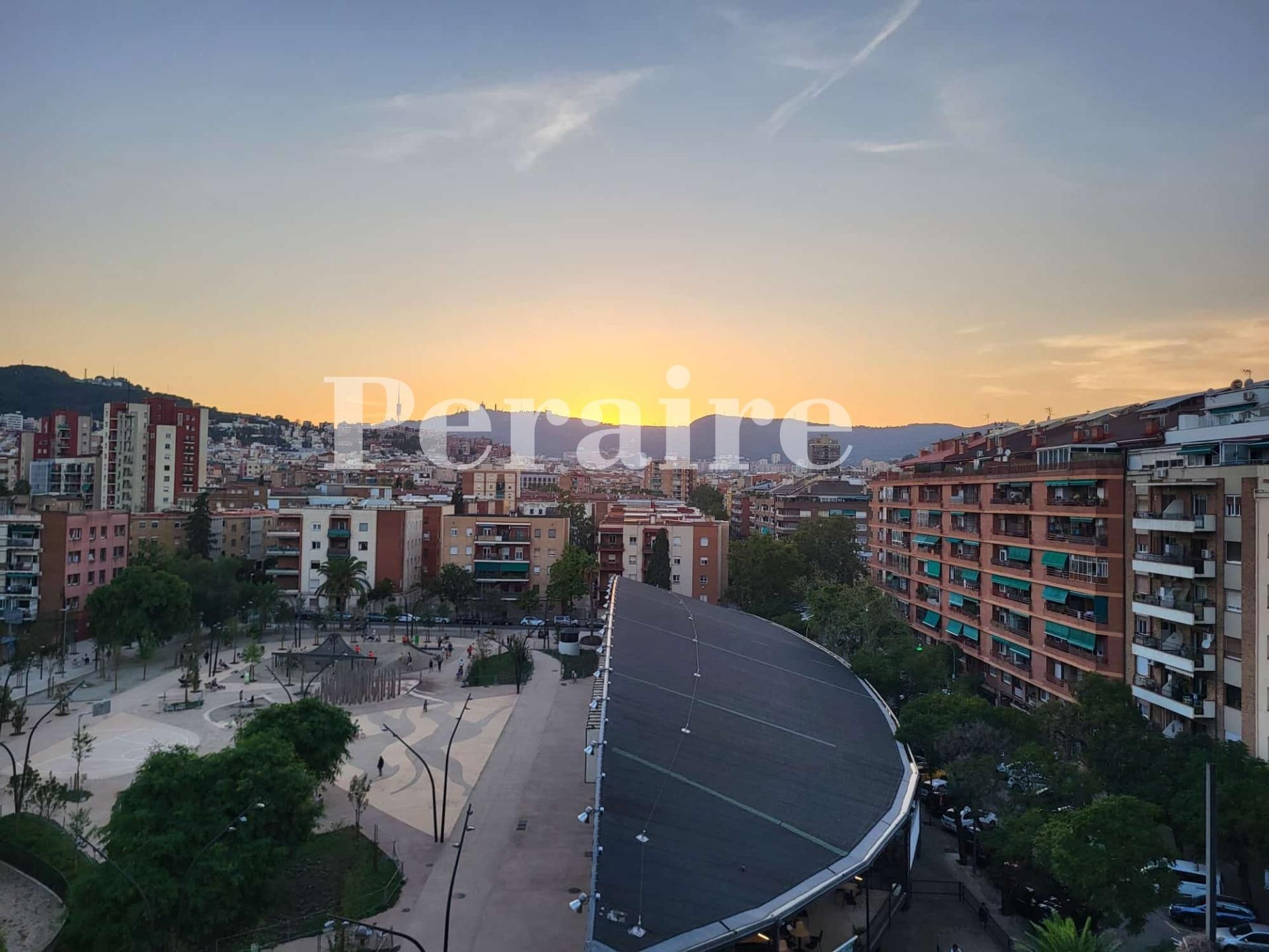 Vista exterior de Pis en venda en  Barcelona Capital amb Aire condicionat, Calefacció i Parquet