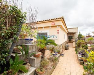 Vista exterior de Casa o xalet en venda en Banyeres del Penedès amb Aire condicionat, Calefacció i Jardí privat