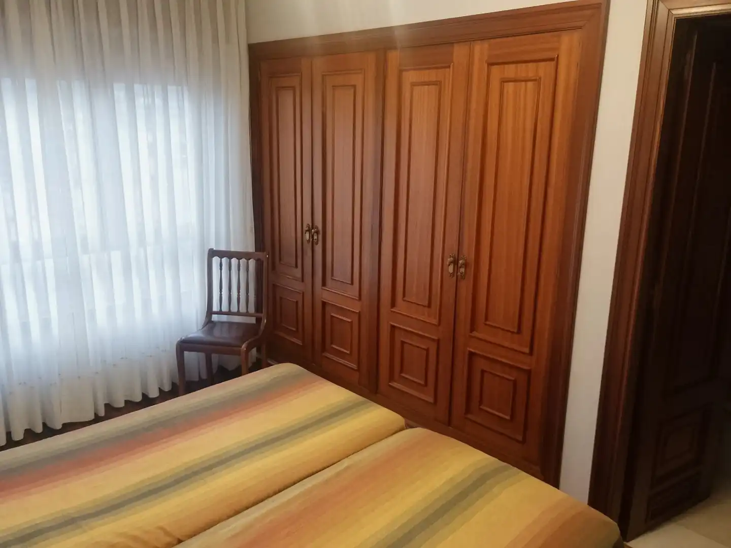 Habitación de Piso de alquiler en Oviedo  con Calefacción, Parquet y Amueblado