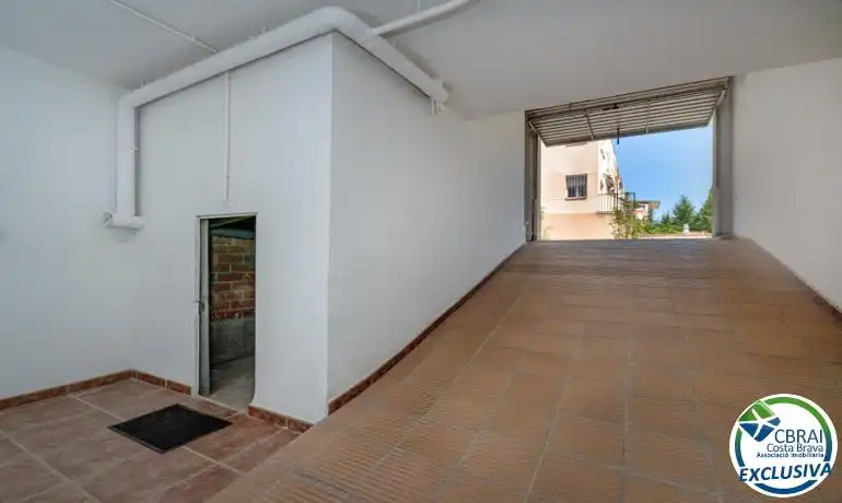 Casa aparellada amb piscina en venda a Muga - Gran Reserva - Badia, imagen 26