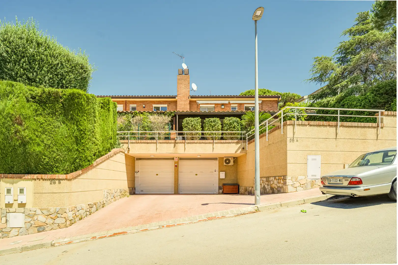 Vista exterior de Casa adosada en venta en Teià con Aire acondicionado, Calefacción y Jardín privado