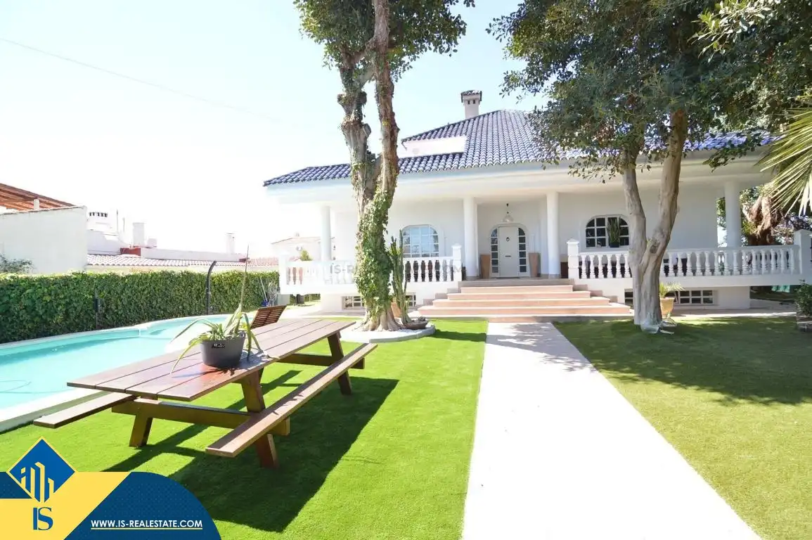 Chalet con jardín en venta en Zona Carrefour - Urbanizaciones, imagen 2