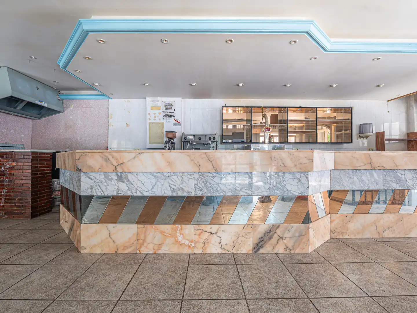 Local en venta en Torredembarra con Aire acondicionado, Calefacción y Terraza