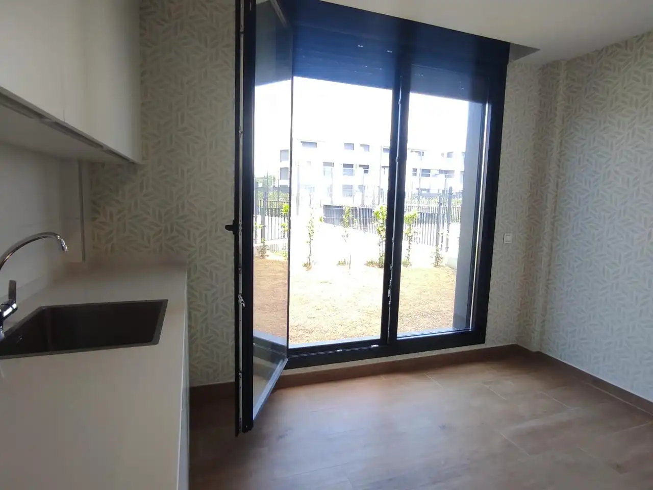 Habitación de Planta baja de alquiler en Santander con Calefacción, Jardín privado y Parquet