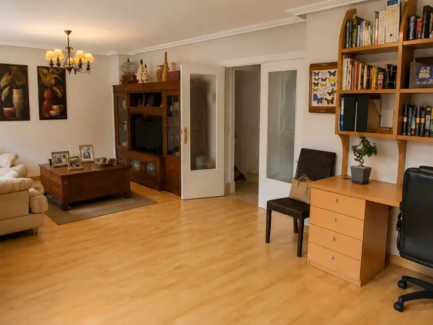 Chalet con jardín en venta en Avenida Argentina 10, imagen 4
