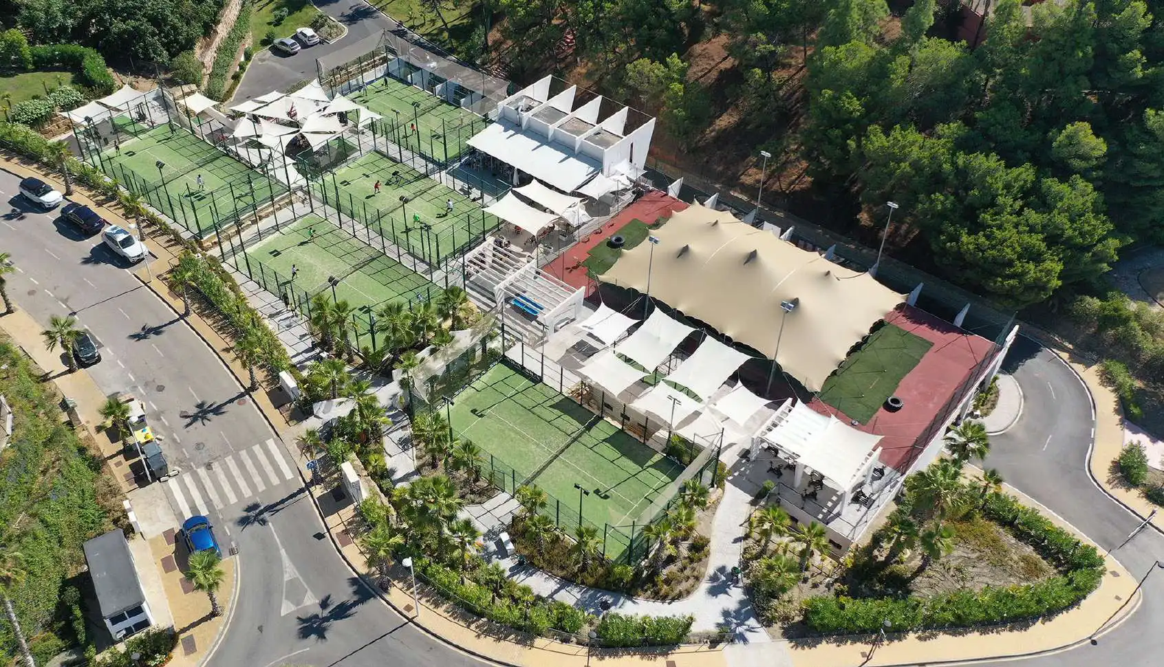 Vista exterior de Planta baixa en venda en Estepona amb Aire condicionat, Terrassa i Traster