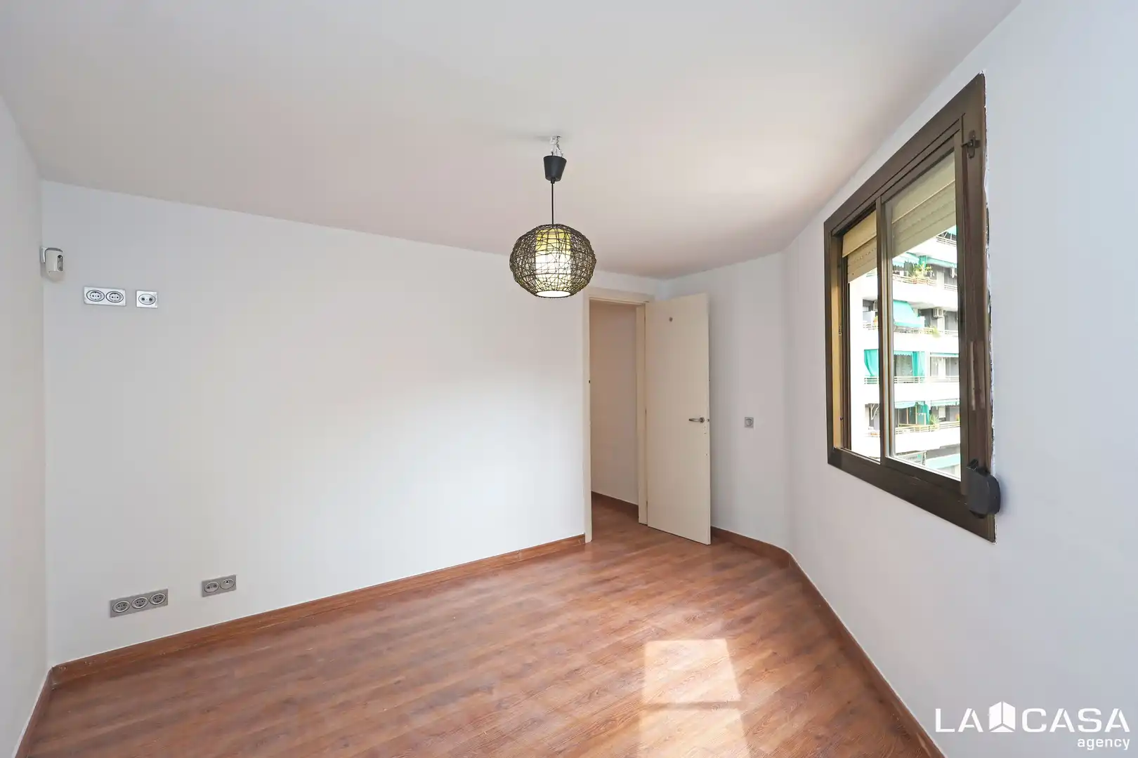 Habitación de Ático en venta en L'Hospitalet de Llobregat con Balcón