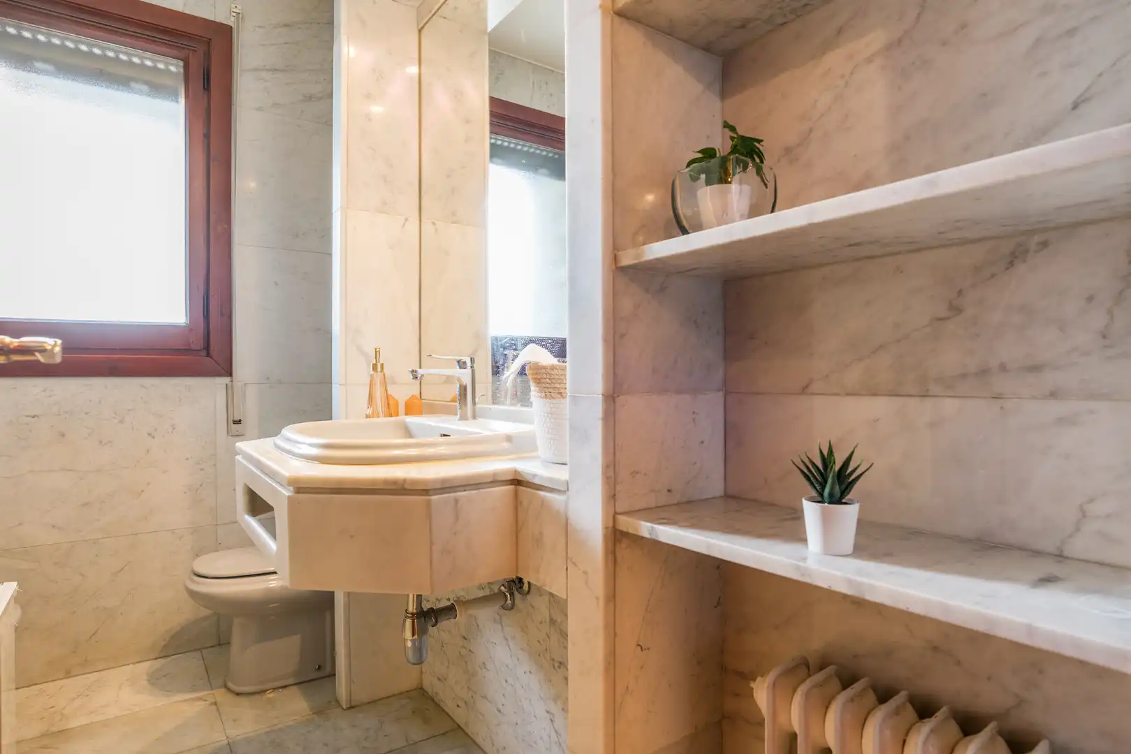 Bathroom of Houses for sale in Pozuelo de Alarcón  with Air Conditioner, Heating and Private garden