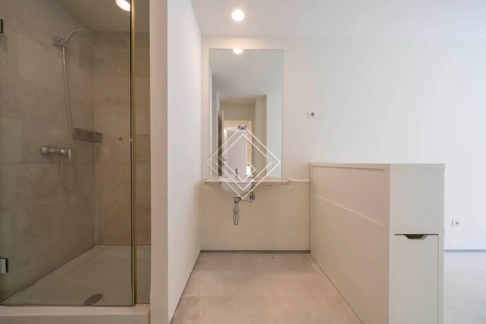 Bany de Dúplex de lloguer en Madrid amb Jardí privat, Terrassa i Piscina