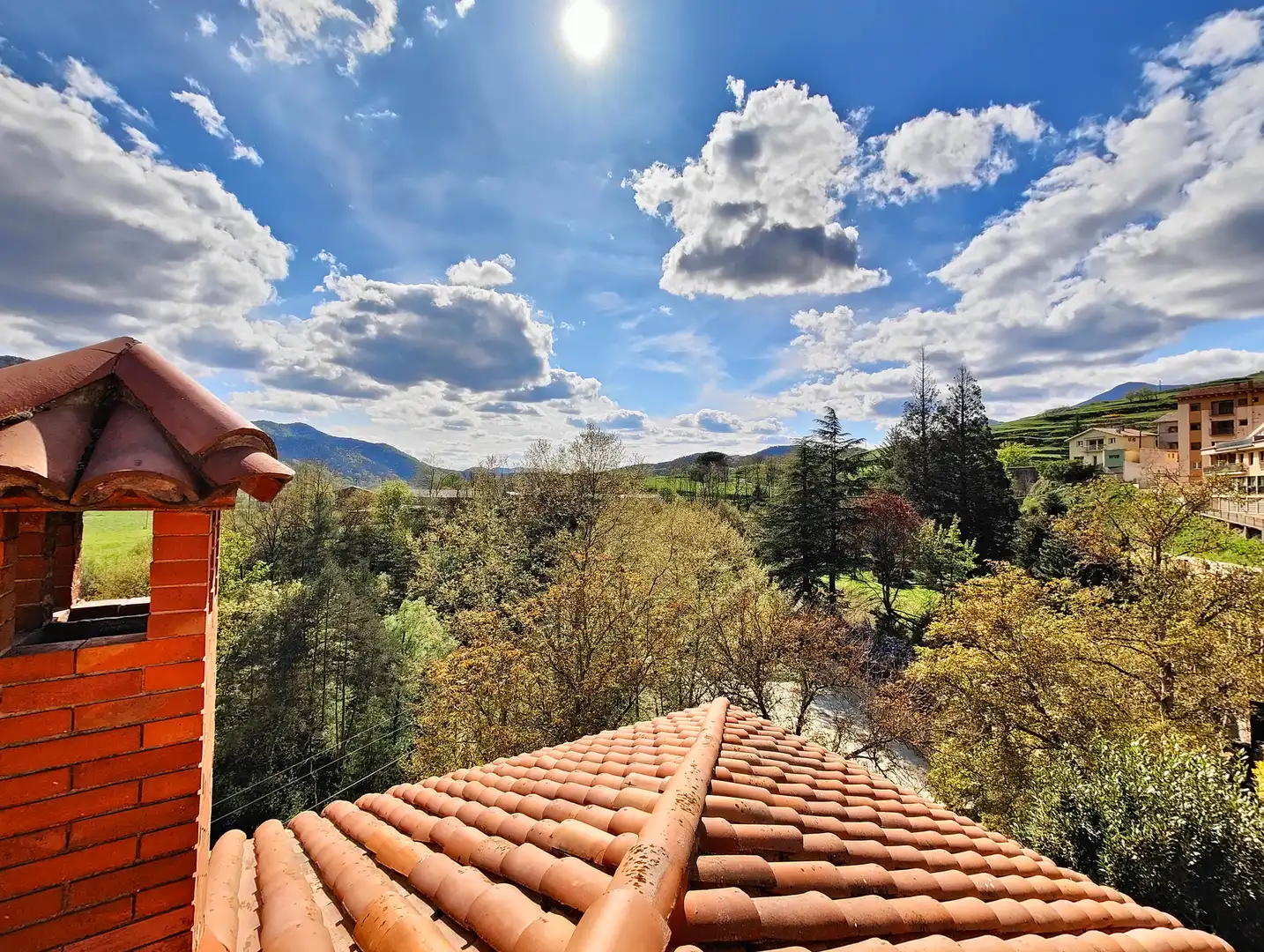 Vista exterior de Casa o xalet en venda en Sant Joan de les Abadesses amb Calefacció, Jardí privat i Terrassa